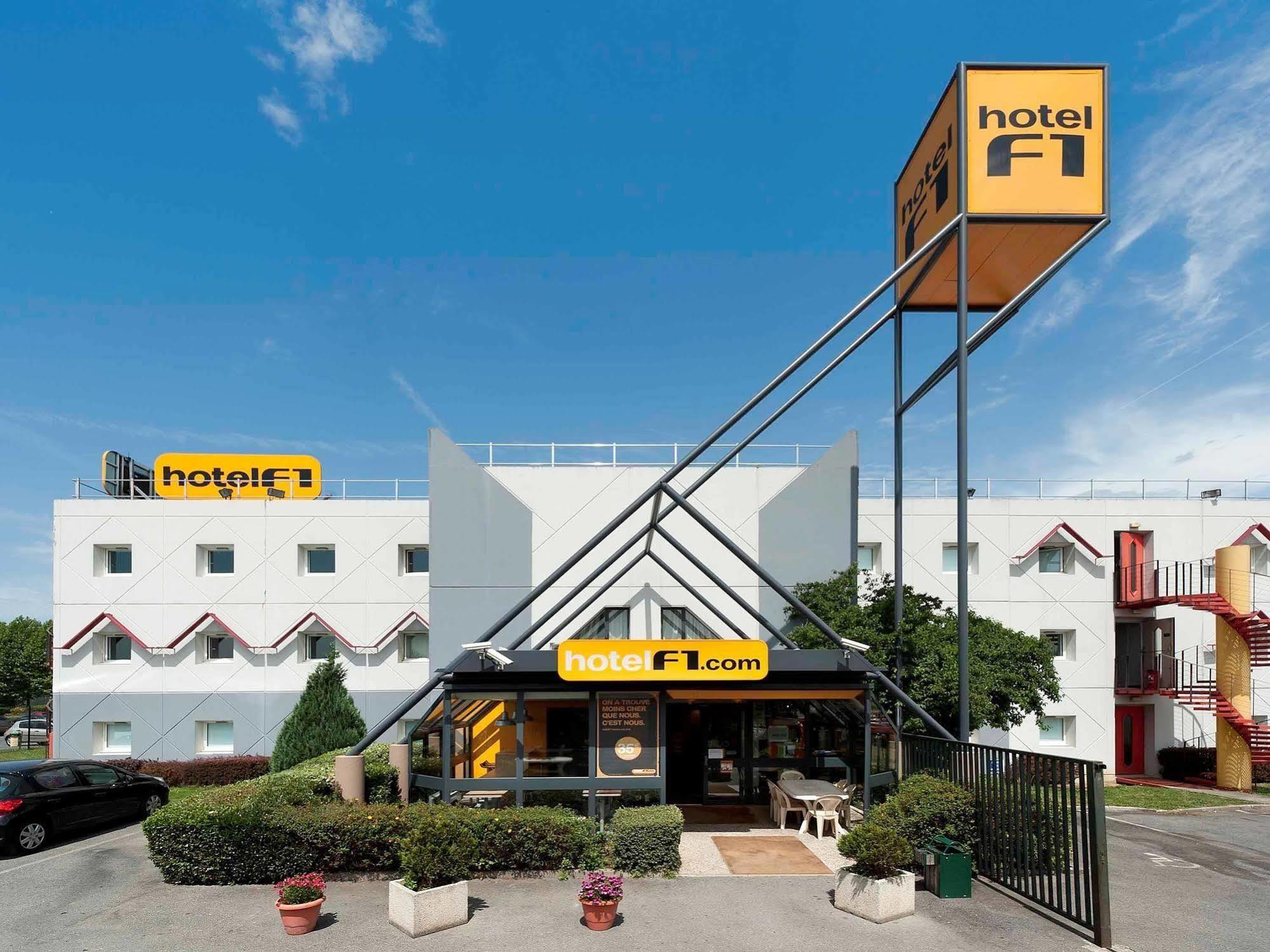 Hotelf1 Saint Etienne La Grand Croix LʼHorme Exterior foto